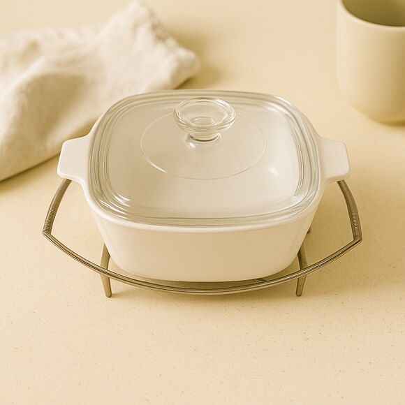 Corning Ware | Square Casserole Dish with Glass Lid & Metal Trivet Size 4C | EUC - Picture 6 of 8